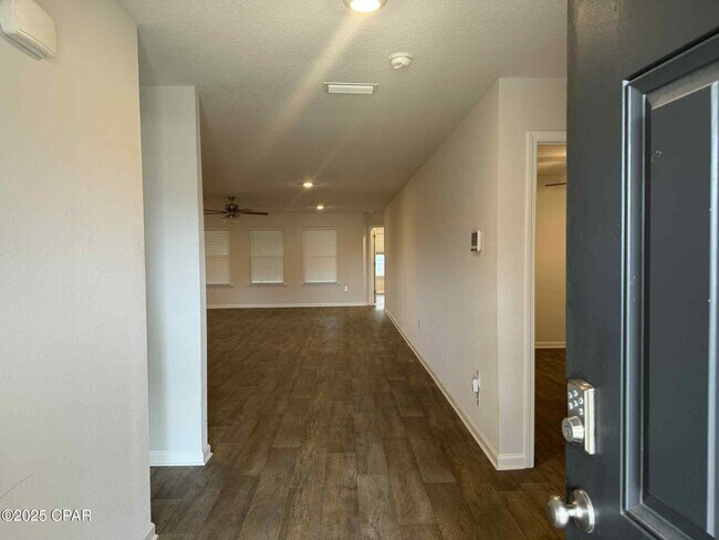 Building Photo - 230 Ryder Ln