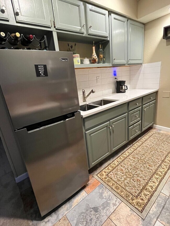 Building Photo - 2 Bedroom 1 Bath ADU Available in Lovely N...