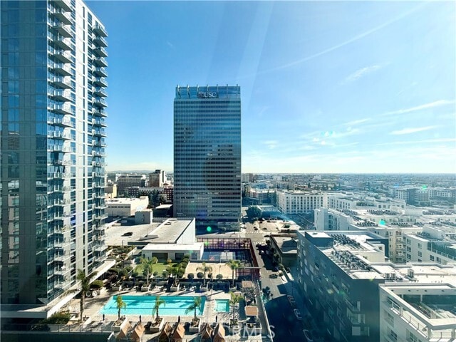 Foto del edificio - 1155 S Grand Ave