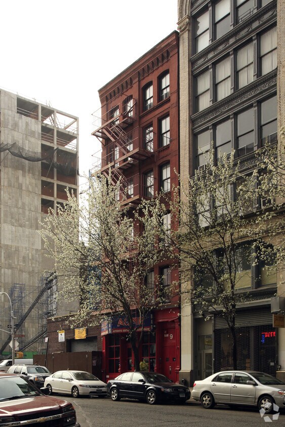 Building Photo - 9 Great Jones St