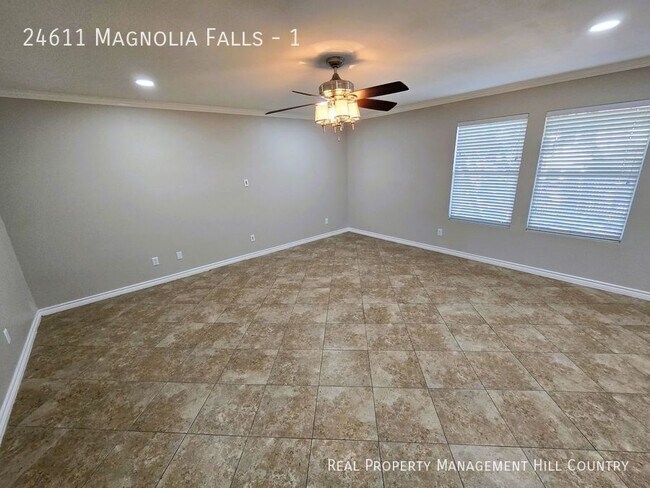 Building Photo - 24611 Magnolia Falls