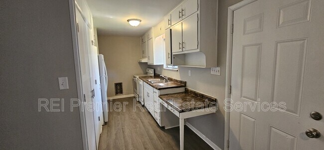 Building Photo - 1434 N Campbell Ave