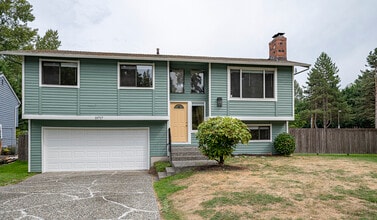 Building Photo - 10717 NE 145th Pl