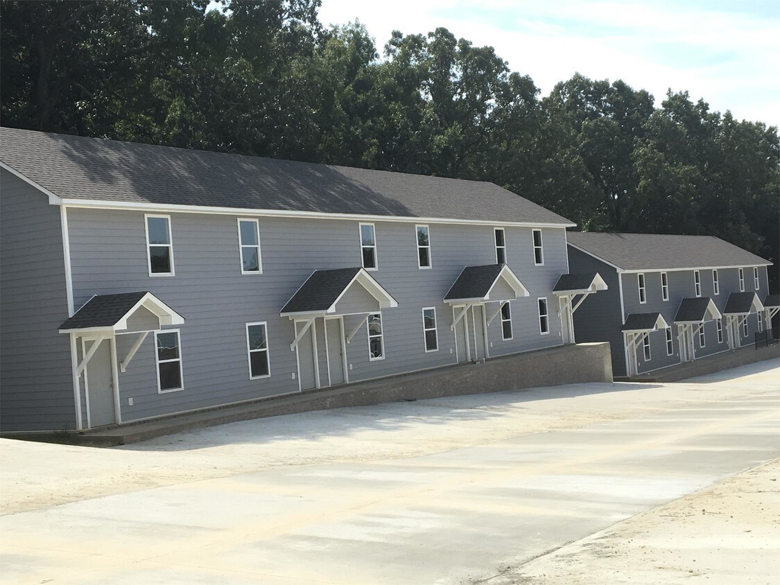 Primary Photo - 1801 Greensboro Rd