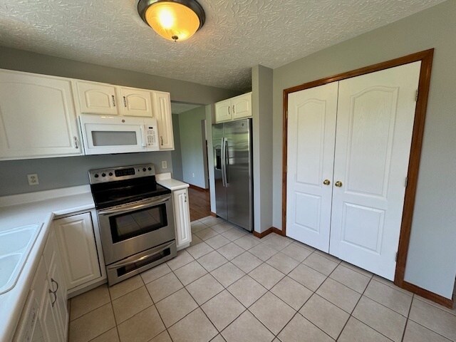 Building Photo - 4-Bedroom in Hebron, KY
