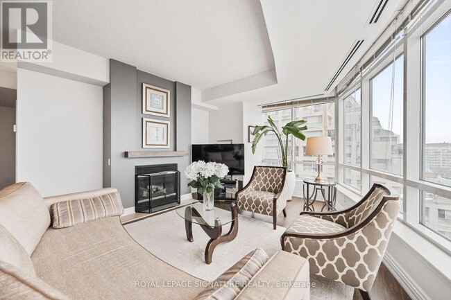 Building Photo - 500 Queens Quay W