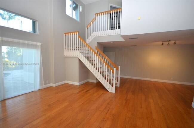 Foto del edificio - 2561 Regalia Way