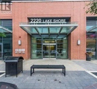 Photo principale - 2220 Lake Shore Blvd W