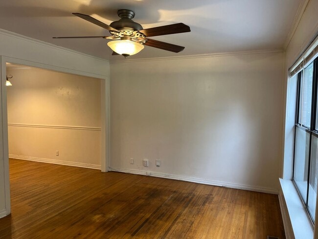 Building Photo - Charming 1950's midtown bungalow near 41st and Peoria
