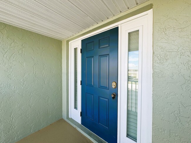 Building Photo - 1400 Mineo Dr