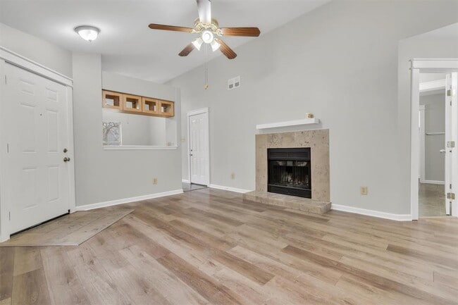 Foto del edificio - 720 Decker Prairie Dr