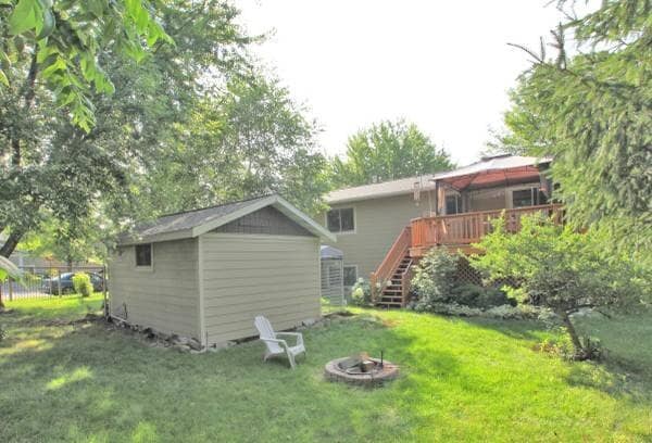 Back yard with shed - 5596 Amblewood Dr NE