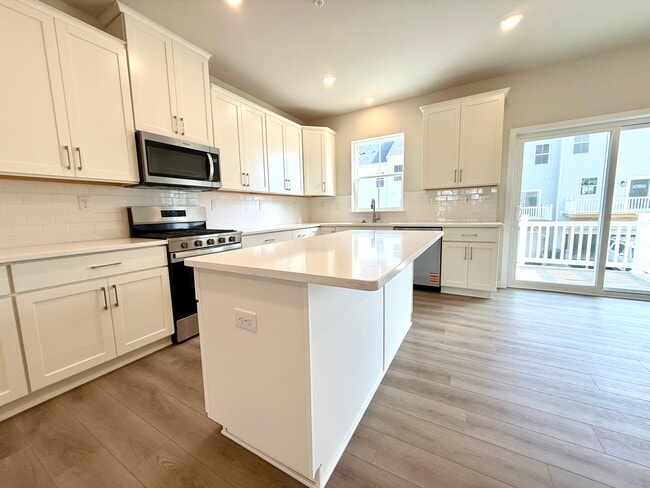 Building Photo - 1289 Fillmore St