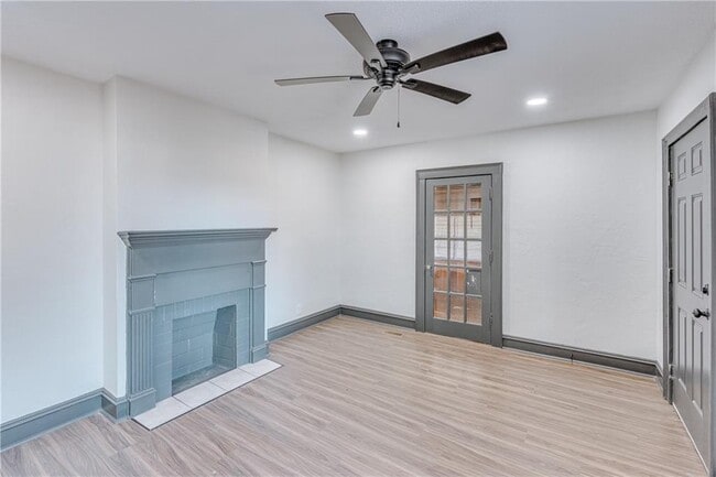 Building Photo - 561 Tuttle Ave