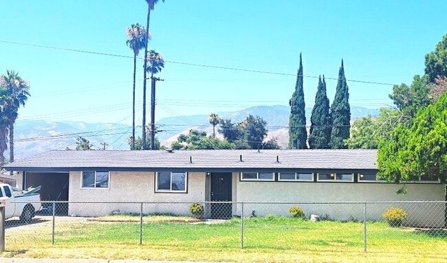 Building Photo - Renovated Single Story House - Close to Fr...