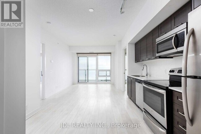 Building Photo - 2212 Lake Shore Blvd W