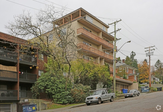 Building Photo - The Birches
