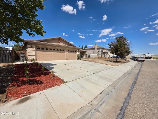 Building Photo - 5715 Capri Ct