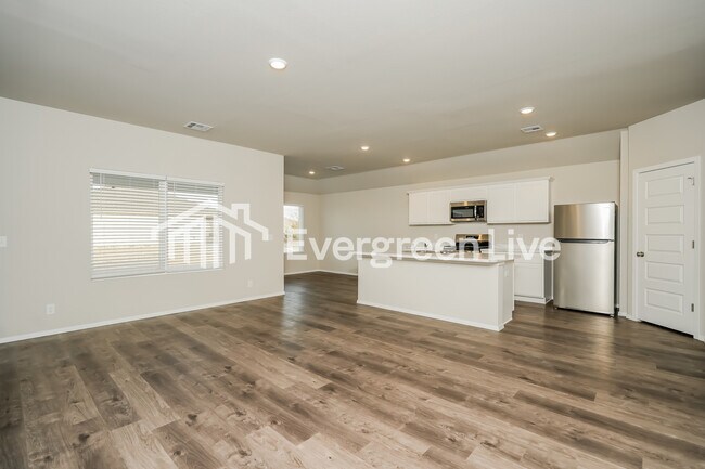 Foto del edificio - 10187 E Biswell Ln