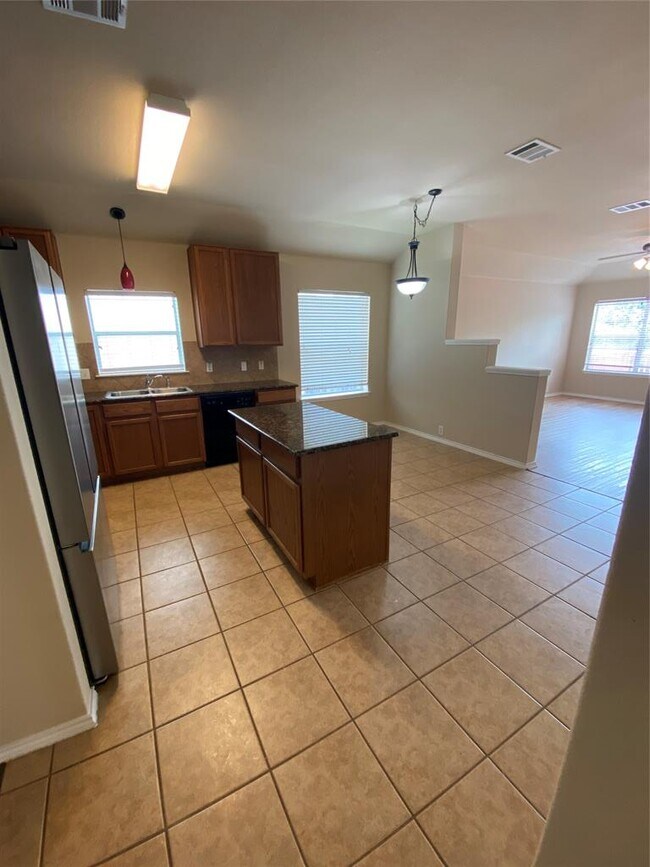 Foto del edificio - 2307 Paradise Ridge Dr
