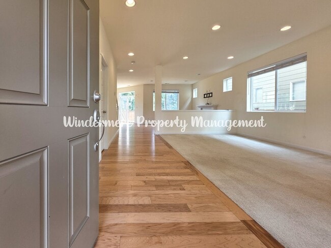 Building Photo - Stunning McCormick Meadows 3 bed home