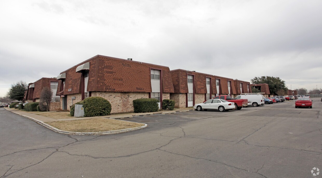 Park MacArthur Apartments Oklahoma City, OK
