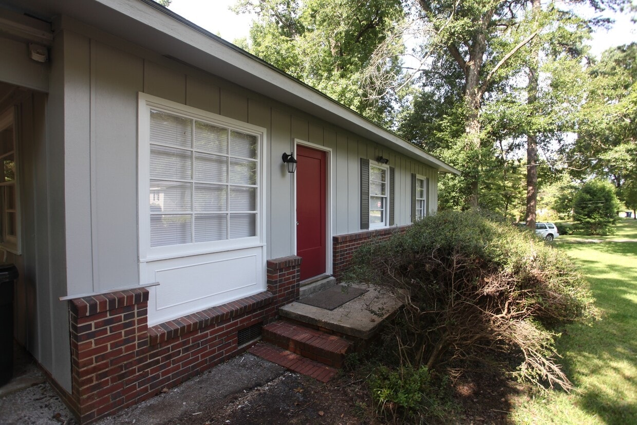 Fenced property on Harper Avenue in Auburn! - Fenced property on Harper Avenue in Auburn!