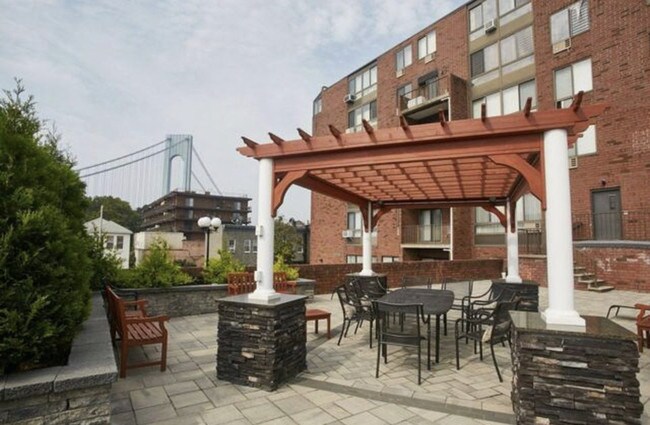 Foto del edificio - 9921 4th Ave