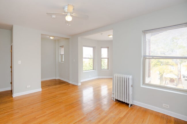 Building Photo - 439 E Oakwood Blvd