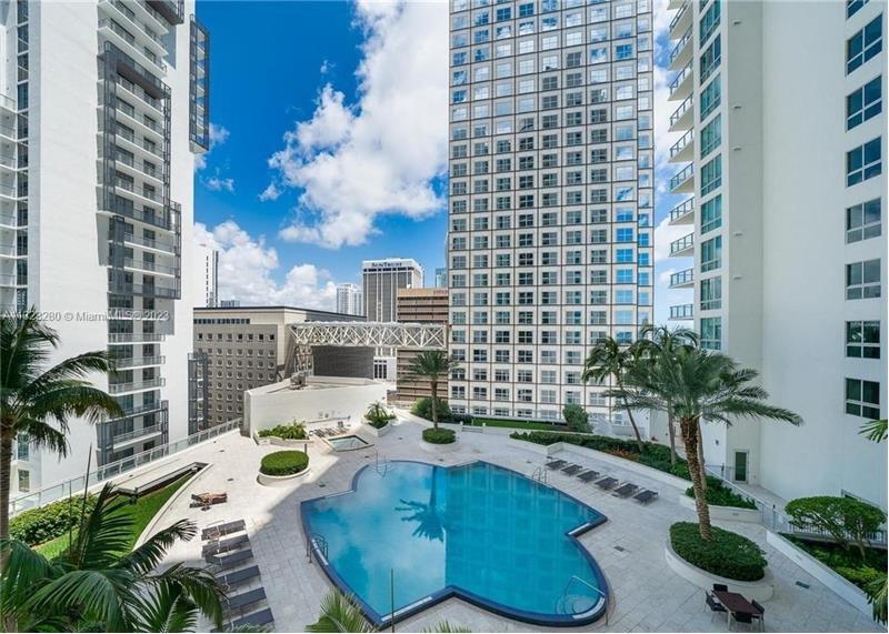 Primary Photo - 300 S Biscayne Blvd
