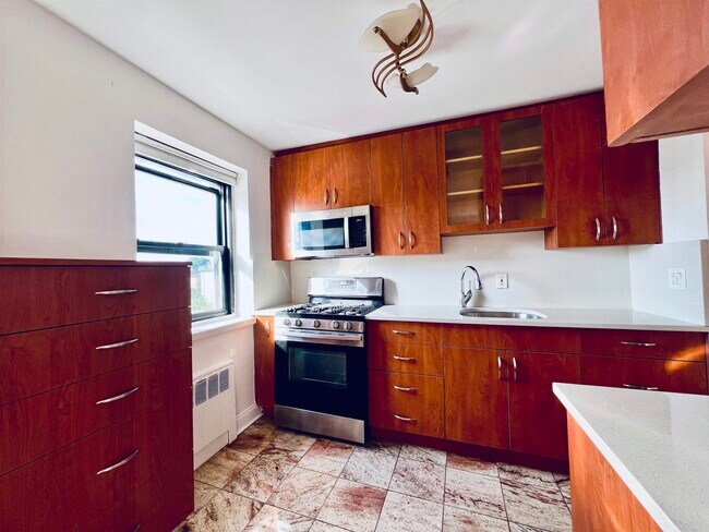 Foto del edificio - 2333 Hudson Terrace