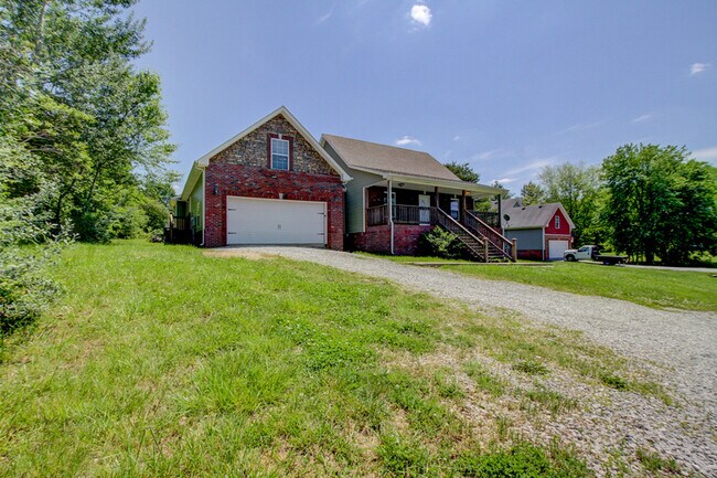 Building Photo - 750 Hammacksville Rd