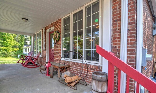 Foto del edificio - 3BR Jackson Home Available Now
