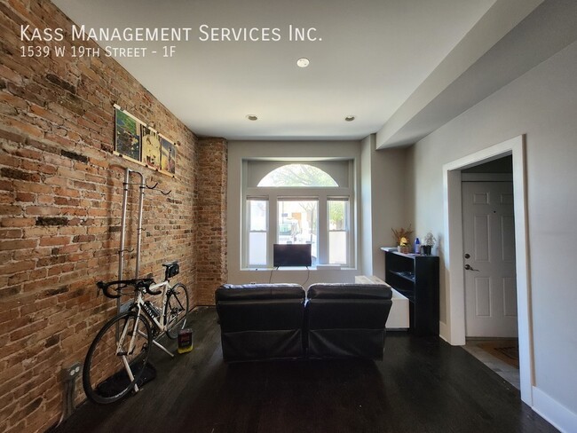 Foto del edificio - 1539 W 19th St