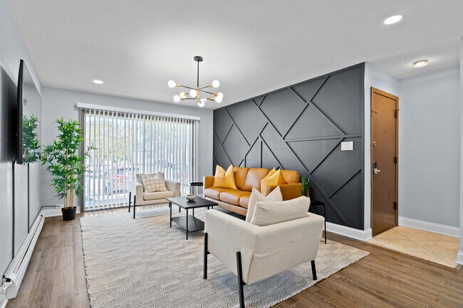 Building Photo - 5745 Circle Dr