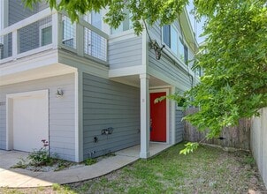 Building Photo - 3317 Blumie St