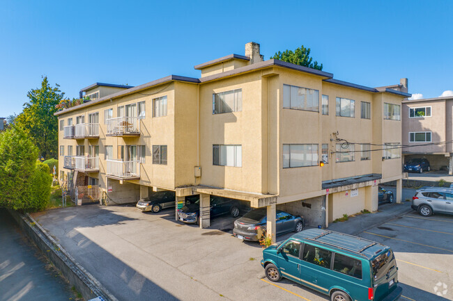 Building Photo - Alta Vista