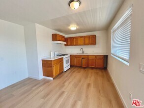 Building Photo - 436 N Harvard Blvd