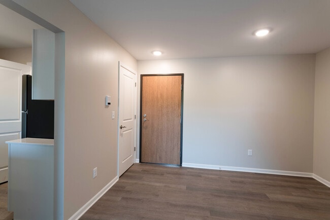 Building Photo - Hidden Lakes Apartments