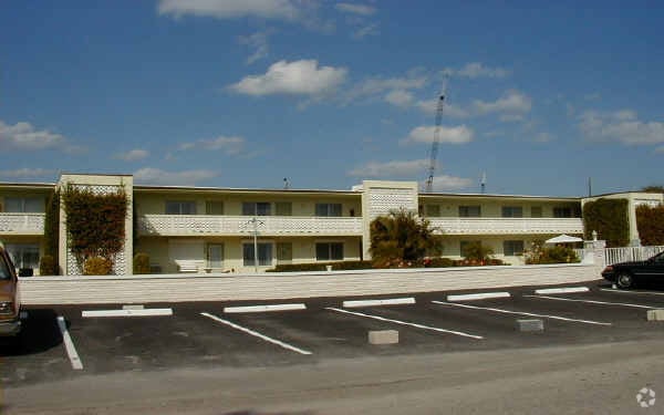 Primary Photo - 125 Inlet Way