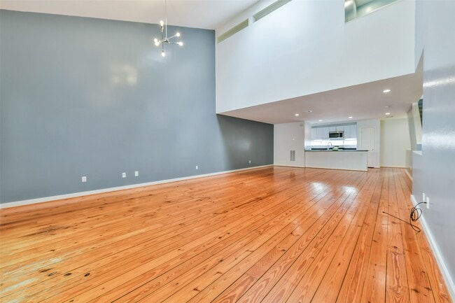 Building Photo - 2716 Chenevert St
