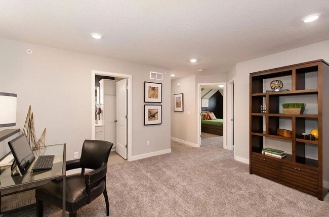 Building Photo - Upscale Townhome Living in Woodbury for $2,749!