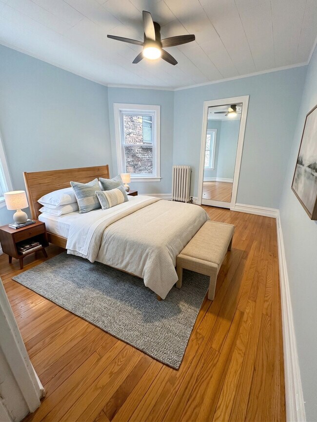 Foto del edificio - 6246 N Oakley Ave