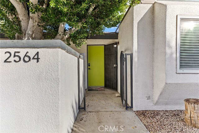Foto del edificio - 2564 N Aurora Dr