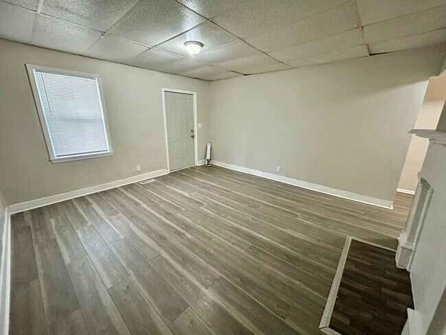 Foto del edificio - 3 Bedroom Available!!