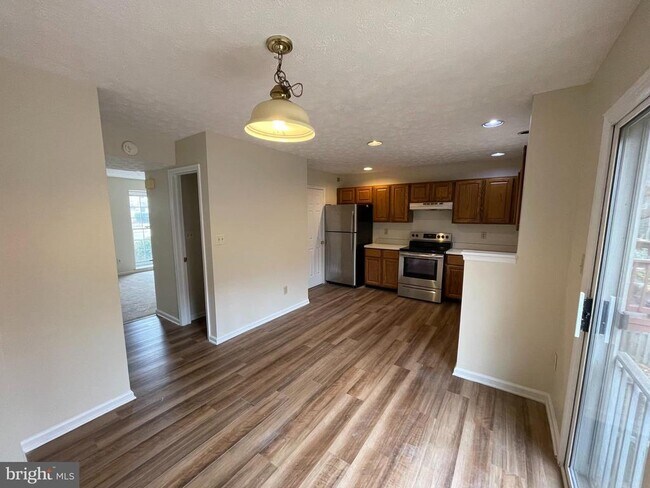 Building Photo - 2134 Commissary Cir