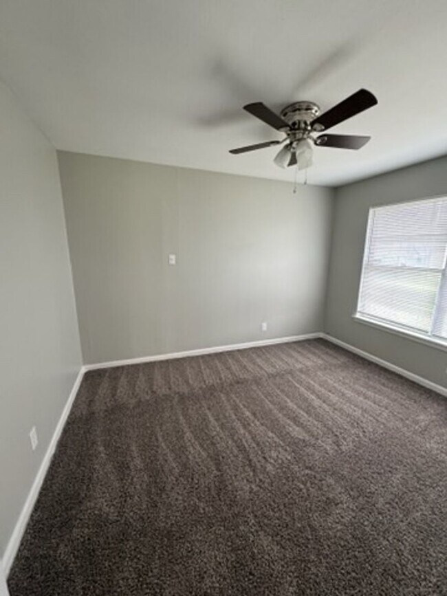 Building Photo - Great home for a great price in Dallas ISD