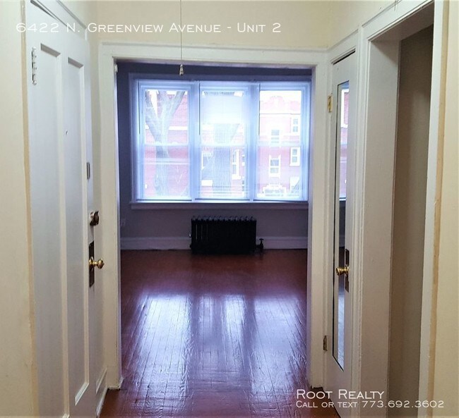 Building Photo - 6422 N Greenview Ave