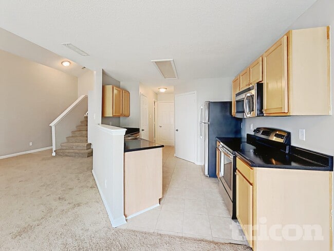 Building Photo - 6750 Kinnerton Dr