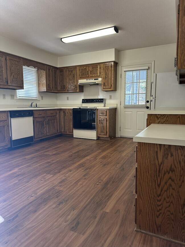 Foto del edificio - 625 Clearview Dr